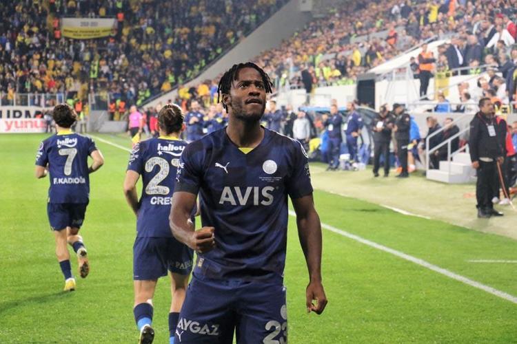 Ozan Tufan ve Luiz Gustavo iyi ki gitmiş... Jesusa tarihi çağrı: Bu ikiliyi bozma hocam