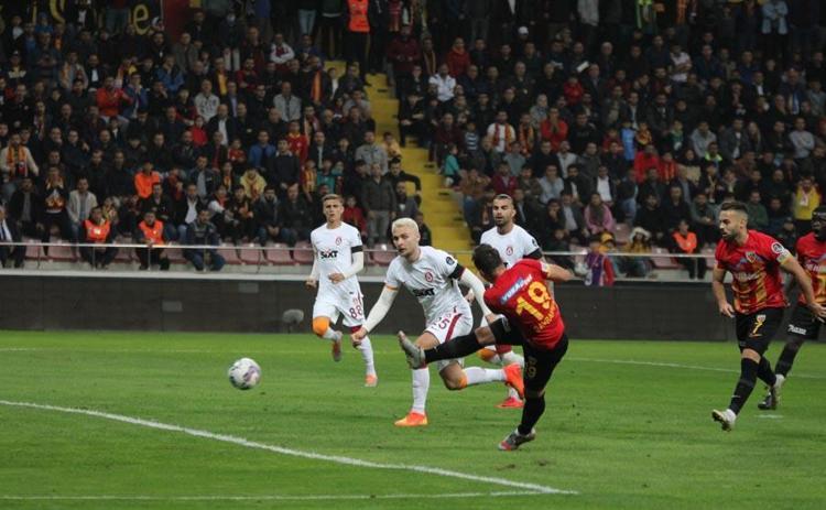 İki hafta önce sadece 4 dakika oynatmıştı Torreira ve Midtsjönün döküldü Okan Buruk nihayet onu gördü