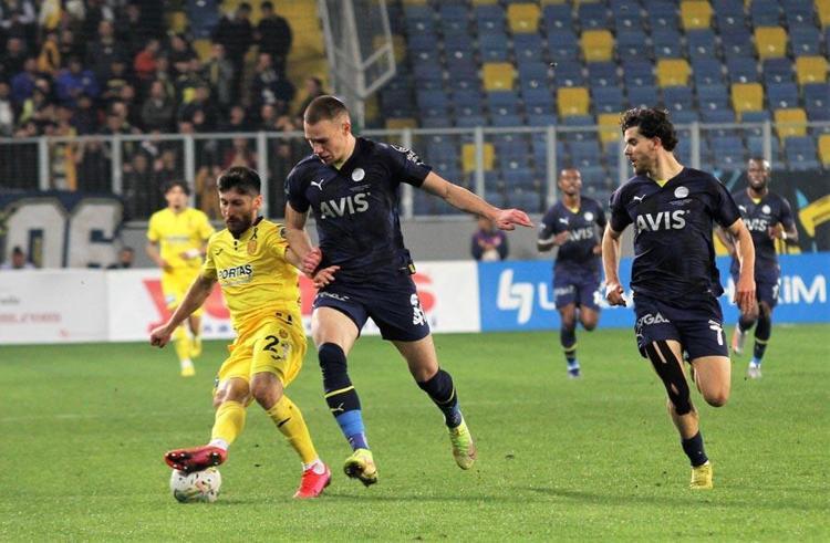 F.Bahçe maçından sonra Galatasaraylılardan Abdurrahim Albayraka tepki: Az daha bize transfer edecektin