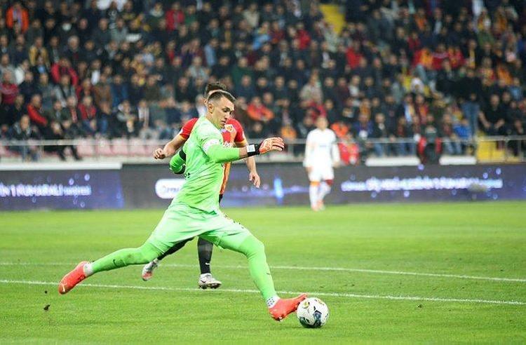 Torrent istemiş Burak Elmas transfer etmişti Galatasarayda Ocak ayı bombası