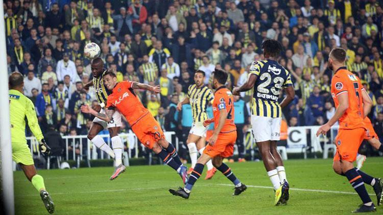 Fenerbahçede sakatlık şoku Genç yıldız oyuna devam edemedi...