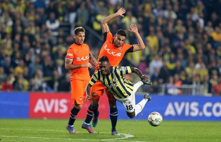 Başakşehir maçından sonra Fenerbahçe Başkan Vekili Erol Bilecikten, Galatasaraya gönderme