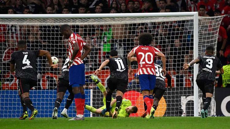 UEFA Şampiyonlar Liginde tarihi gece Barcelona ve Atletico Madrid için dramatik son...
