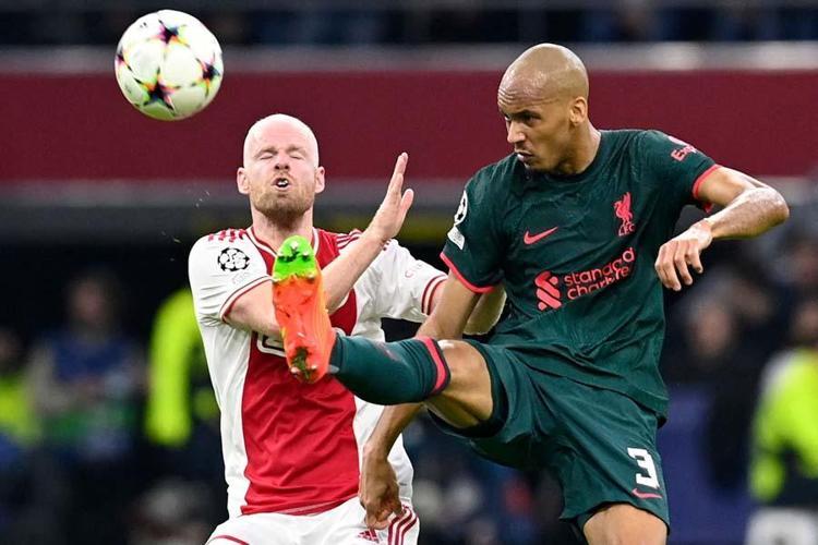 UEFA Şampiyonlar Liginde tarihi gece Barcelona ve Atletico Madrid için dramatik son...