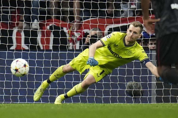 UEFA Şampiyonlar Liginde tarihi gece Barcelona ve Atletico Madrid için dramatik son...