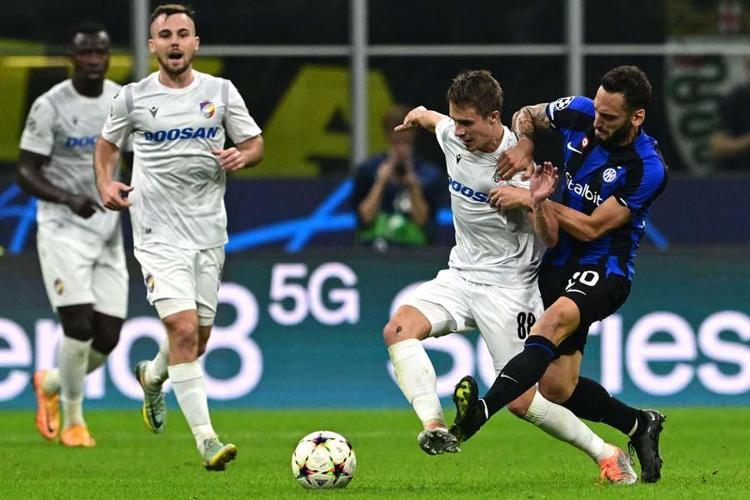UEFA Şampiyonlar Liginde tarihi gece Barcelona ve Atletico Madrid için dramatik son...