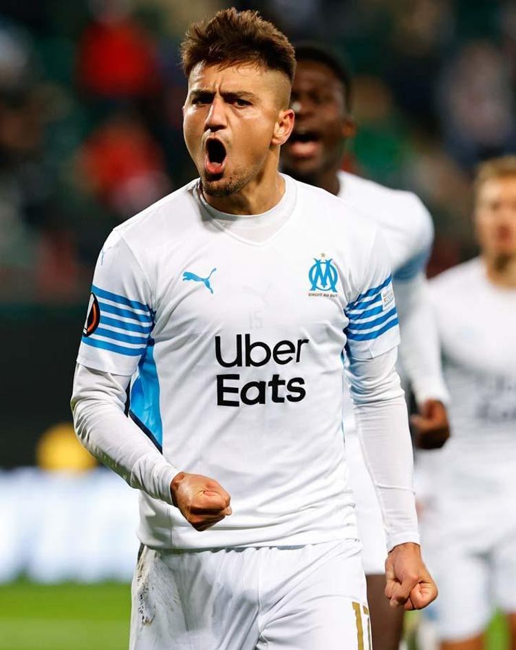 YILLIK 3 MİLYON EURO KAZANIYOR