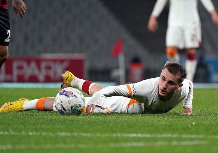 Galatasaray deplasmanda Fatih Karagümrükü iki golle geçti