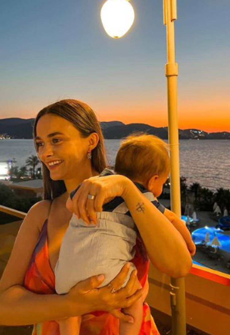 Hande Soraldan oğlu Ali ile yeni paylaşım