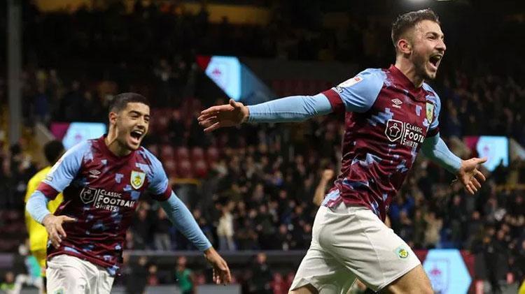 Burnleyde Halil Dervişoğlu maça girdi muhteşem geri dönüş gerçekleşti