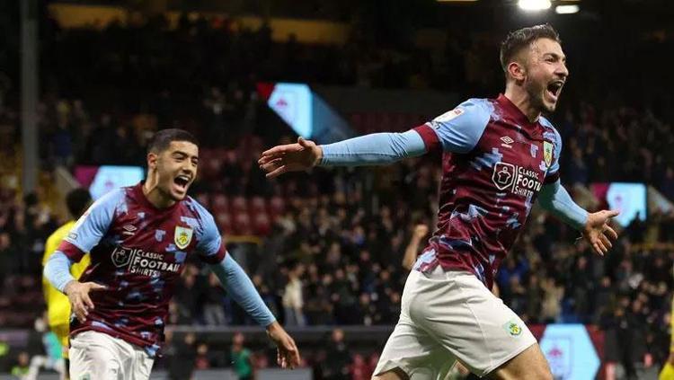 Burnleyde Halil Dervişoğlu maça girdi muhteşem geri dönüş gerçekleşti