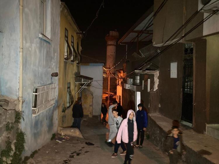 İZMİR İÇİNDE AKTİF FAYLAR VAR