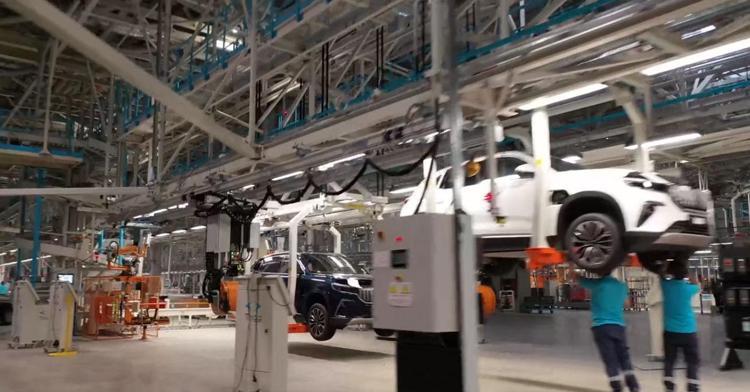 Türkiyenin yerli otomobili Toggdan dikkat çeken paylaşım İşte akıllı cihazlarımızın üretim aşamaları