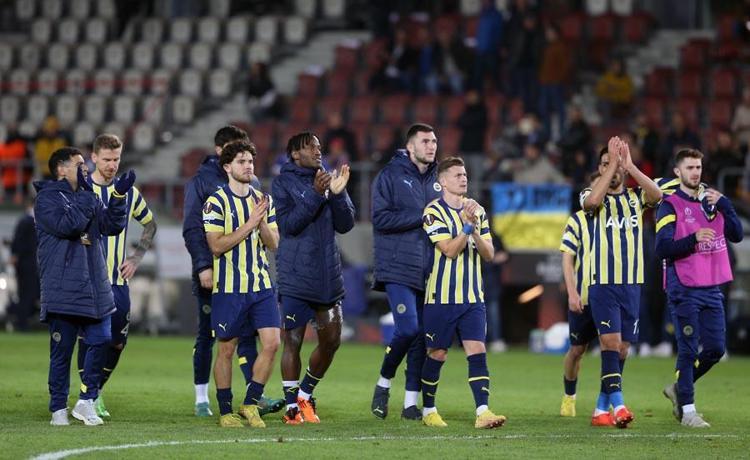 Ali Koçtan Jorge Jesusa gruptan çıkma hediyesi G.Saray istedi Fenerbahçe görüşmelere başladı