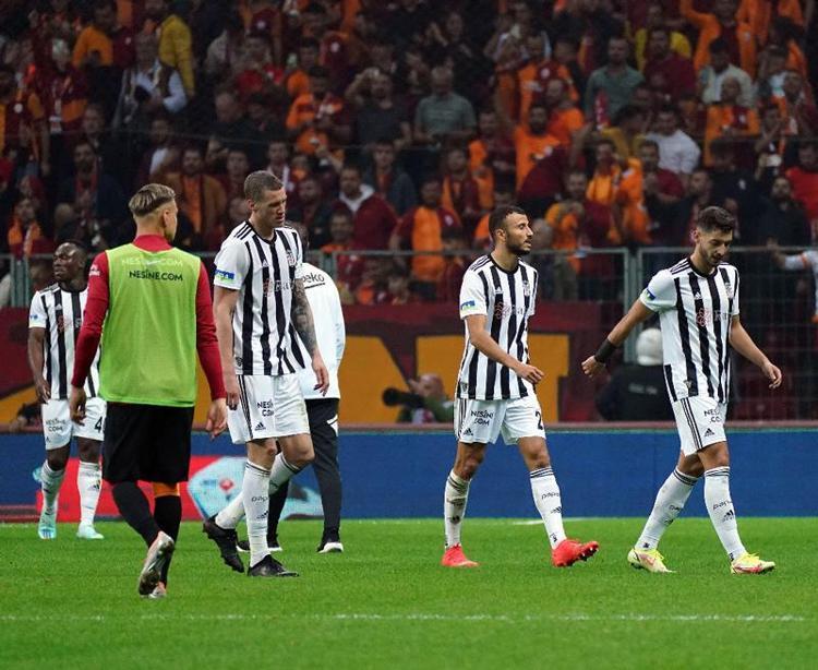 Duayen isimden Galatasaray - Beşiktaş maçı sonrası yıldız oyuncuyla ilgili sert sözler: Geçmişini mumla aratıyor