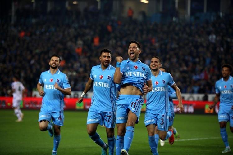 Trabzonspor maçından sonra iki yıldızın ismini verdi: Bu oyuncular hep geriye gidiyor hocam