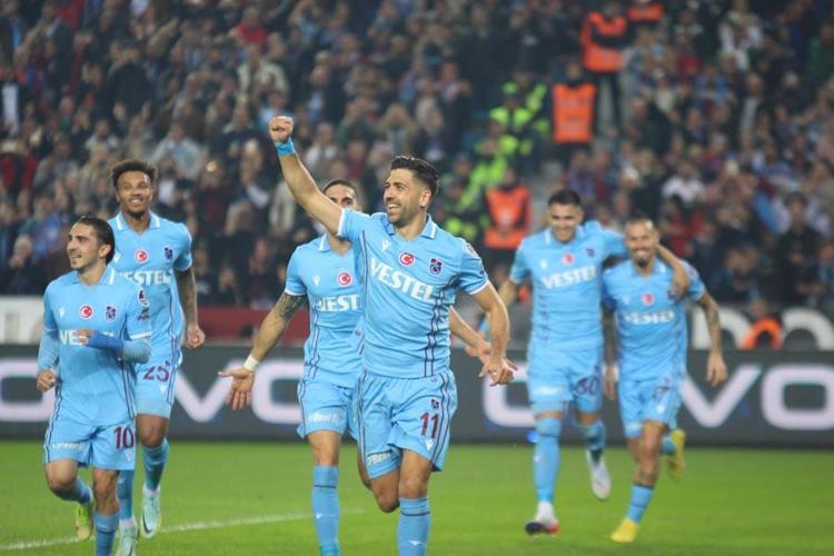 Trabzonspor maçından sonra iki yıldızın ismini verdi: Bu oyuncular hep geriye gidiyor hocam
