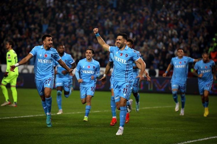 Trabzonspor maçından sonra iki yıldızın ismini verdi: Bu oyuncular hep geriye gidiyor hocam