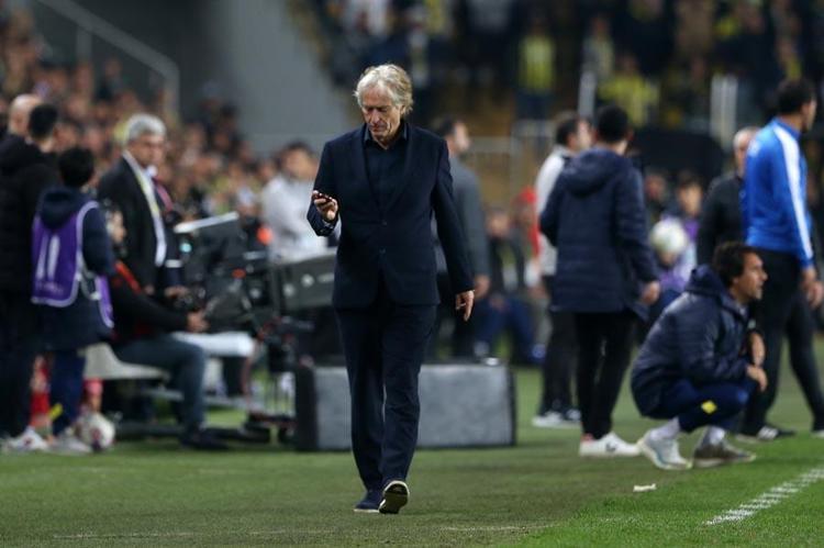 Necati Ateş Arda Turan örneği verdi Fenerbahçe taraftarları isyan etti