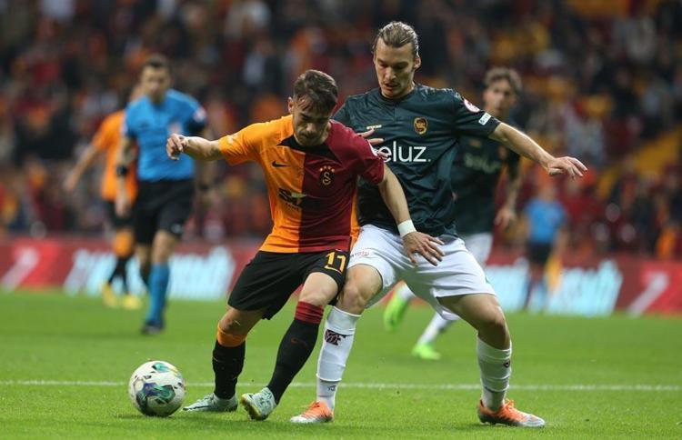 Yunus Akgün, Seferovic, Gomis döküldü taraftarlar ateş püskürdü Kemal Sunalın film müziği olay oldu