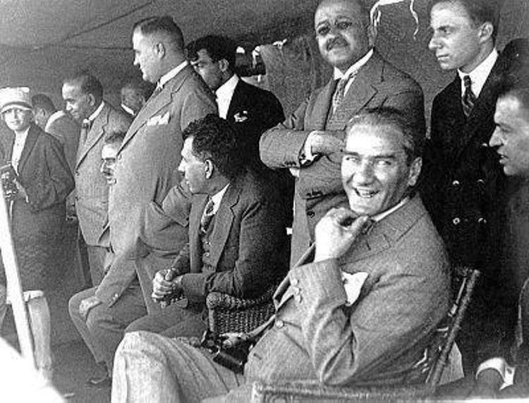 10 Kasım Atatürk fotoğrafları ve görselleri Atatürk’ün bilinmeyen fotoğrafları (10 Kasım’a özel farklı, az görülen, en güzel Atatürk fotoğrafları albümü