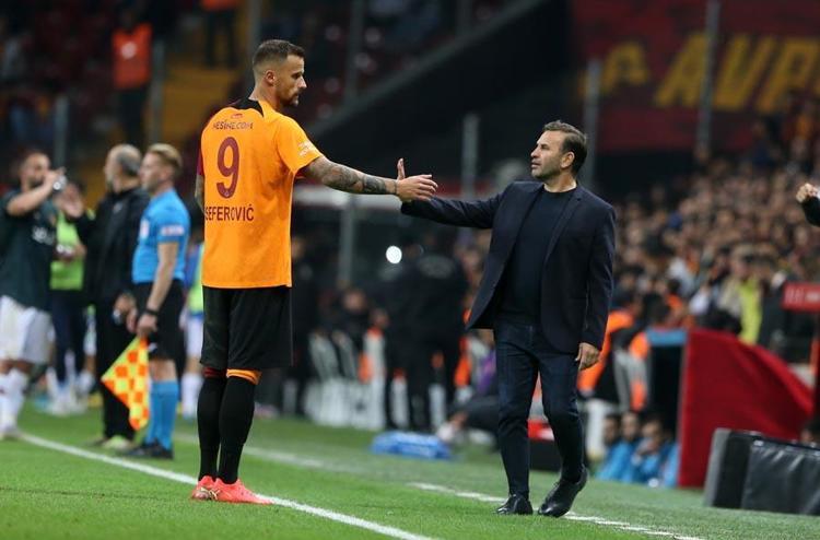 Galatasarayda ayrılık Hazırlık maçlarında oynadı Süper Ligde yan gelip yattı
