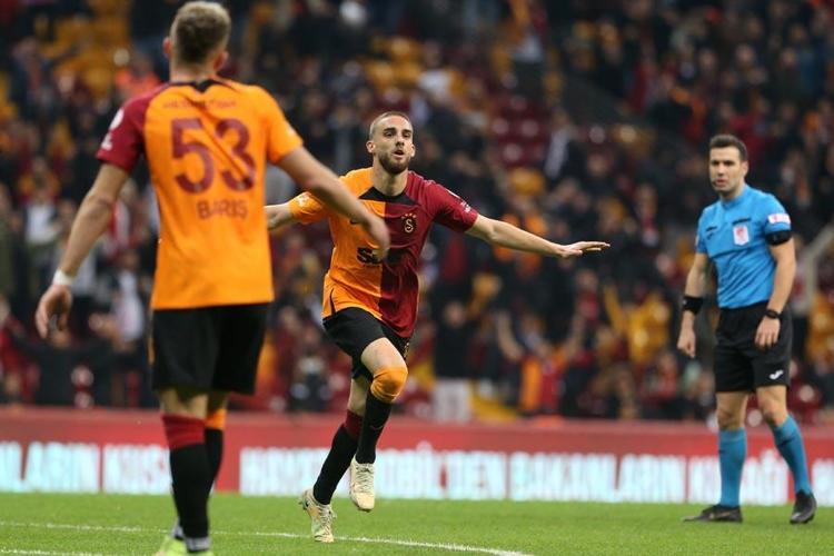 Galatasarayda ayrılık Hazırlık maçlarında oynadı Süper Ligde yan gelip yattı