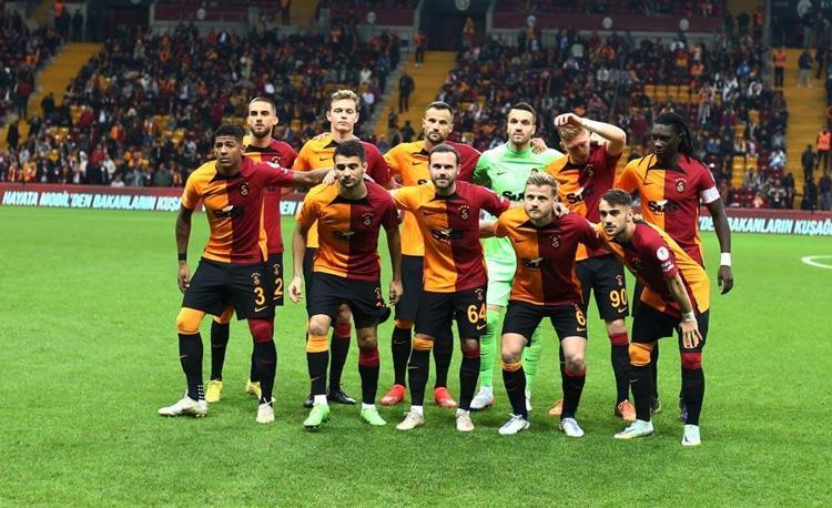 Galatasarayda ayrılık Hazırlık maçlarında oynadı Süper Ligde yan gelip yattı