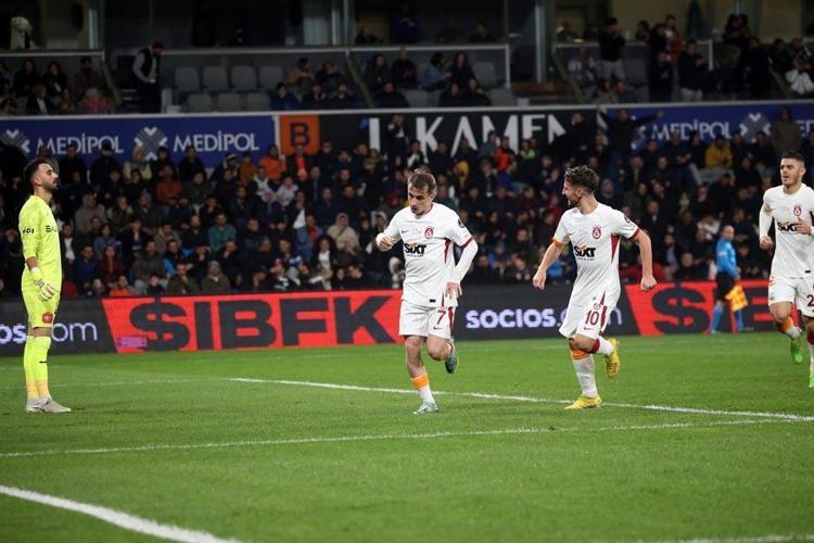 Okan Buruk Jorge Jesusun hatasını affetmedi İcardinin asisti Galatasaraylıları mest etti