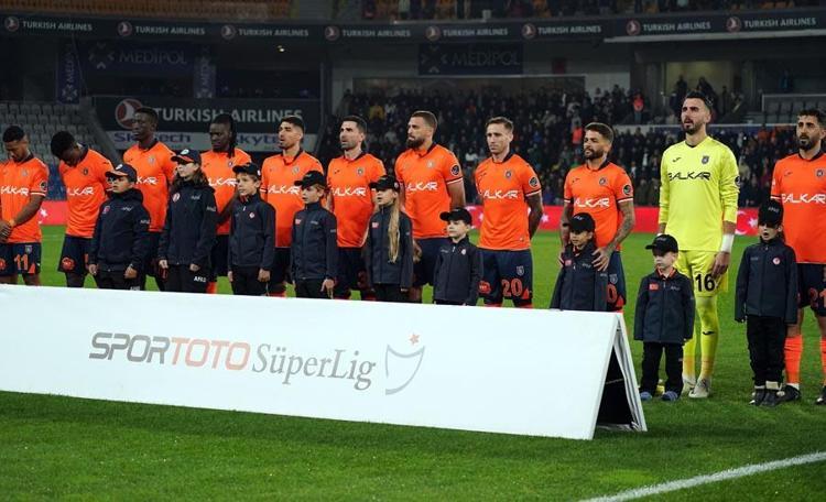 Okan Buruk Jorge Jesusun hatasını affetmedi İcardinin asisti Galatasaraylıları mest etti