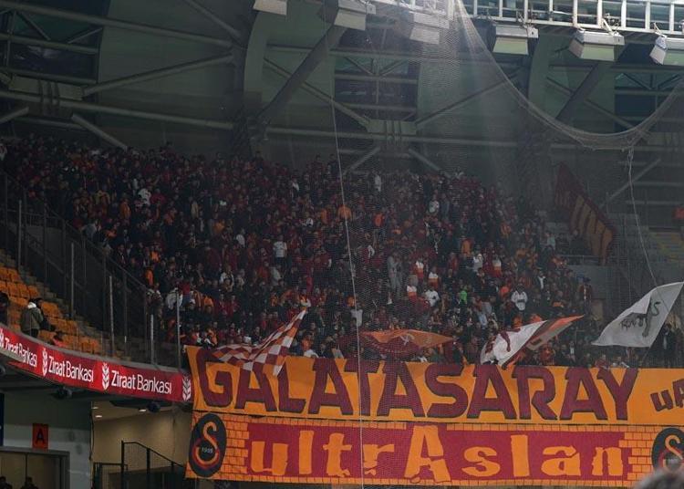 Okan Buruk Jorge Jesusun hatasını affetmedi İcardinin asisti Galatasaraylıları mest etti
