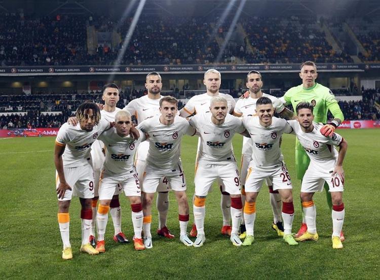 Okan Buruk Jorge Jesusun hatasını affetmedi İcardinin asisti Galatasaraylıları mest etti