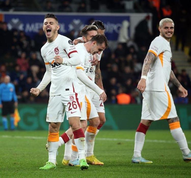 Okan Buruk Jorge Jesusun hatasını affetmedi İcardinin asisti Galatasaraylıları mest etti