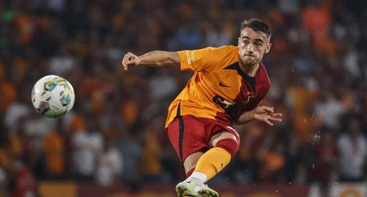 Yıldız ismi açıkladı: Galatasaray, Fenerbahçeye gitmesine seyirci kalmaz