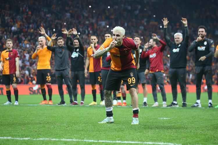 Galatasarayda her şey yolunda, yıldız isimler büyük dikkat çekti Usta isimden ise sert eleştiri: Takım eksik oynadı