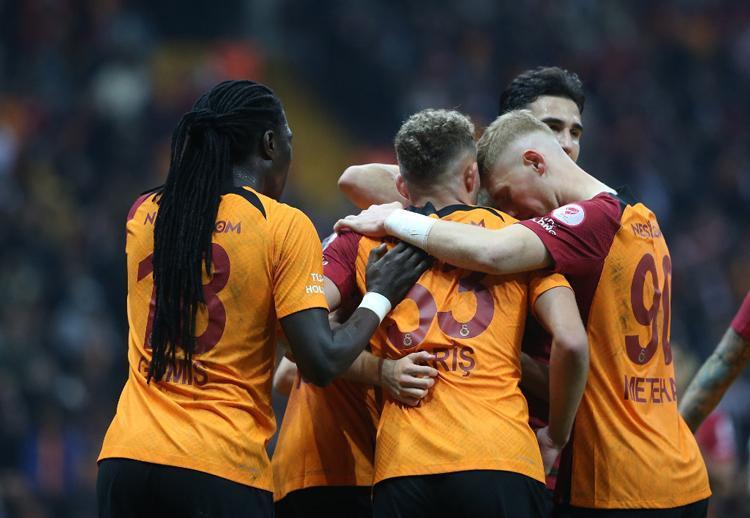 Galatasarayda her şey yolunda, yıldız isimler büyük dikkat çekti Usta isimden ise sert eleştiri: Takım eksik oynadı