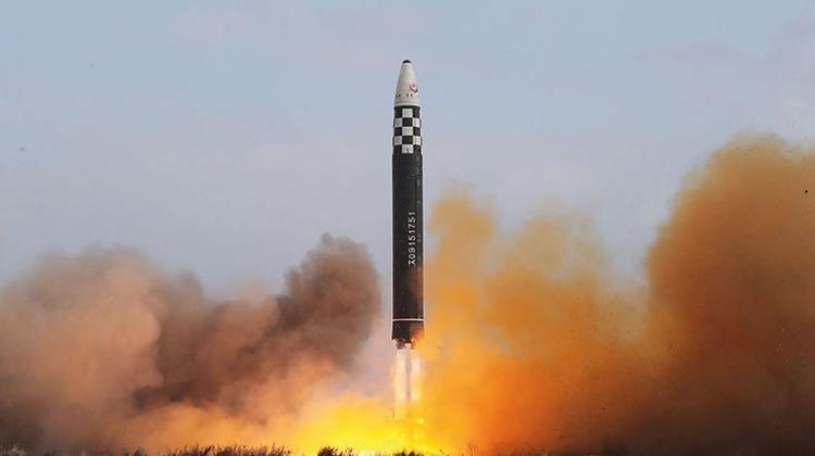 Kuzey Kore lideri Kim Jong-un ilk kez kızıyla görüntülendi