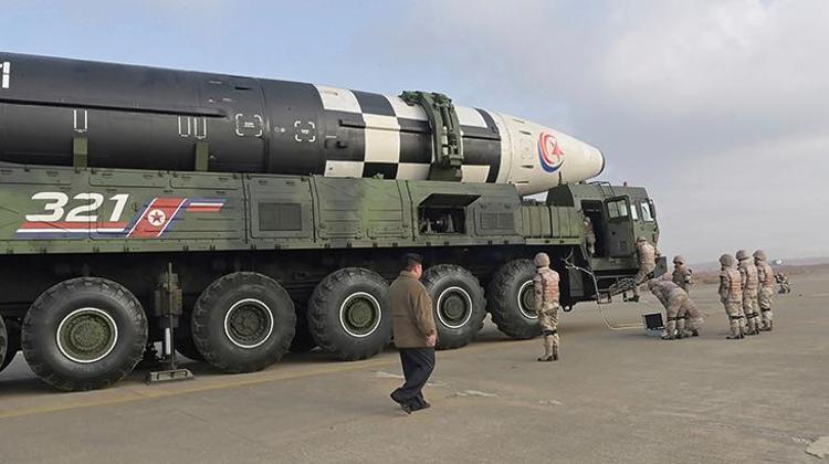 Kuzey Kore lideri Kim Jong-un ilk kez kızıyla görüntülendi