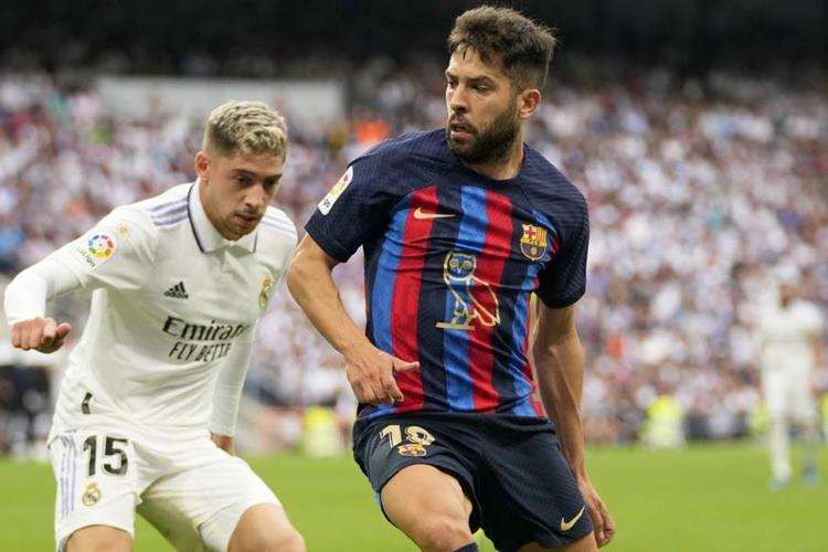 Kazımcan Karataş ve Emre Taşdemir cephesinde deprem Yeni sol bek Barcelonadan geliyor