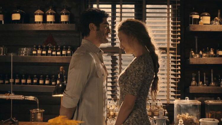 Serenay Sarıkaya ve Burak Denizin sahneleri olay oldu
