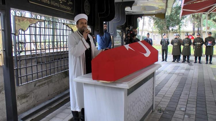 Özge Ulusoyun babası Haydar Ulusoy son yolculuğuna uğurlandı