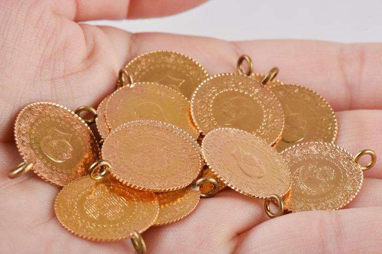 Altın fiyatlarında flaş gelişme Uzman isim gram altının geleceği seviyeyi açıkladı
