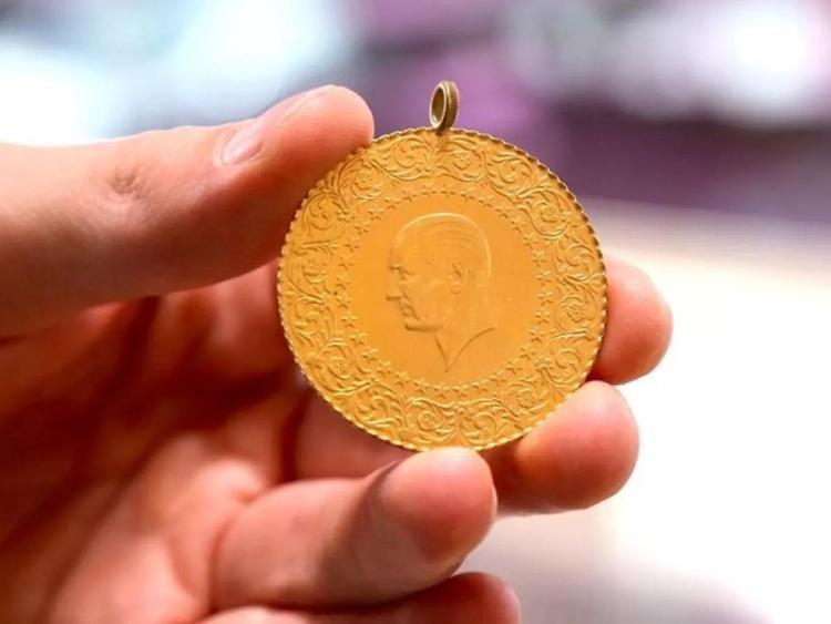 Altın fiyatlarında flaş gelişme Uzman isim gram altının geleceği seviyeyi açıkladı