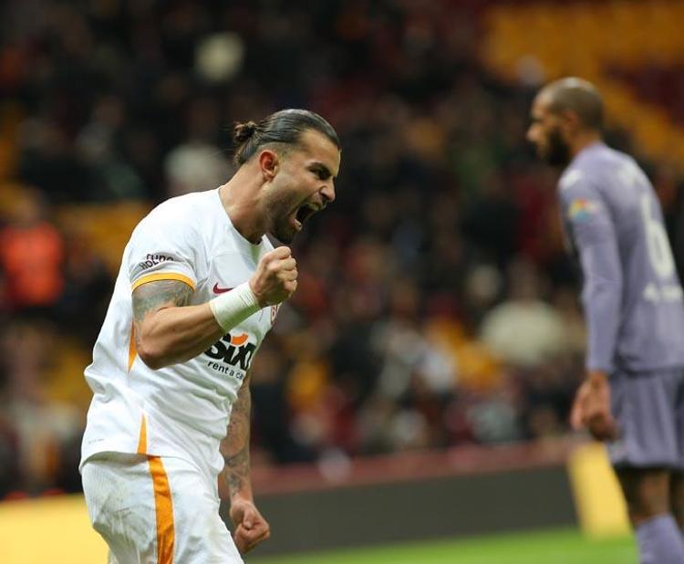 Okan Burukun 19luk prensi göz kamaştırdı Galatasaray yeni Selçuk İnanı buldu