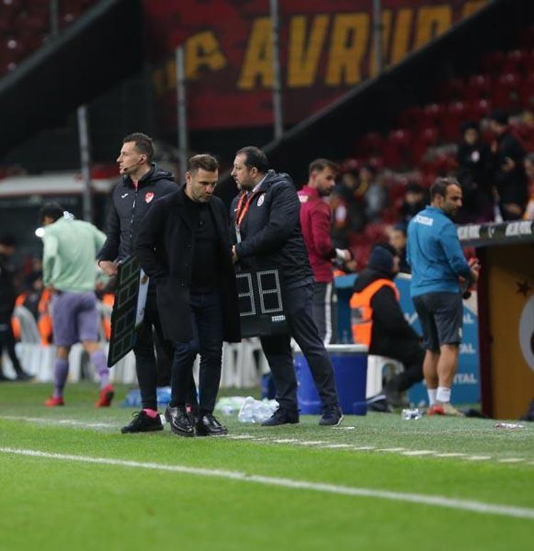 Okan Burukun 19luk prensi göz kamaştırdı Galatasaray yeni Selçuk İnanı buldu