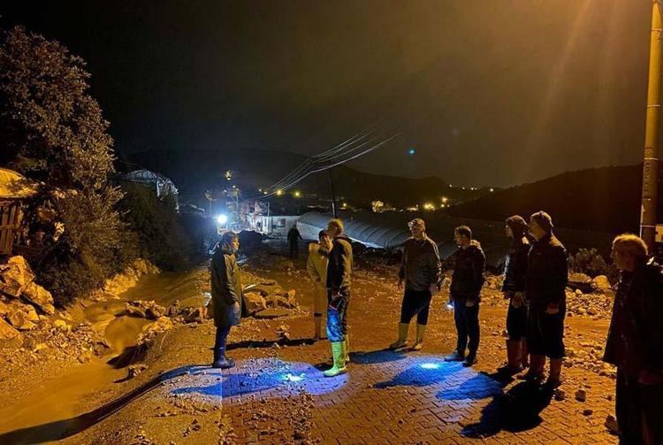 Antalyada sel felaketi Her yeri su bastı