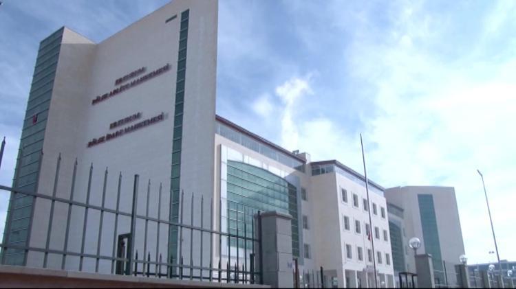 TEPKİ ÇEKTİ