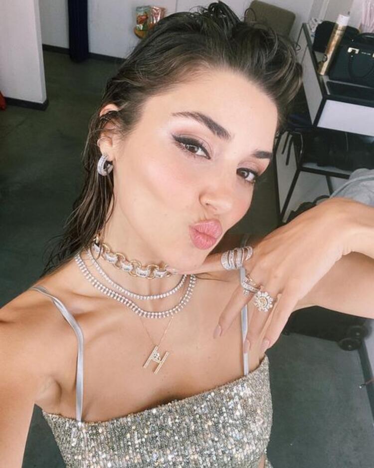 Hande Erçel çıkan aşk iddialarına yanıt verdi