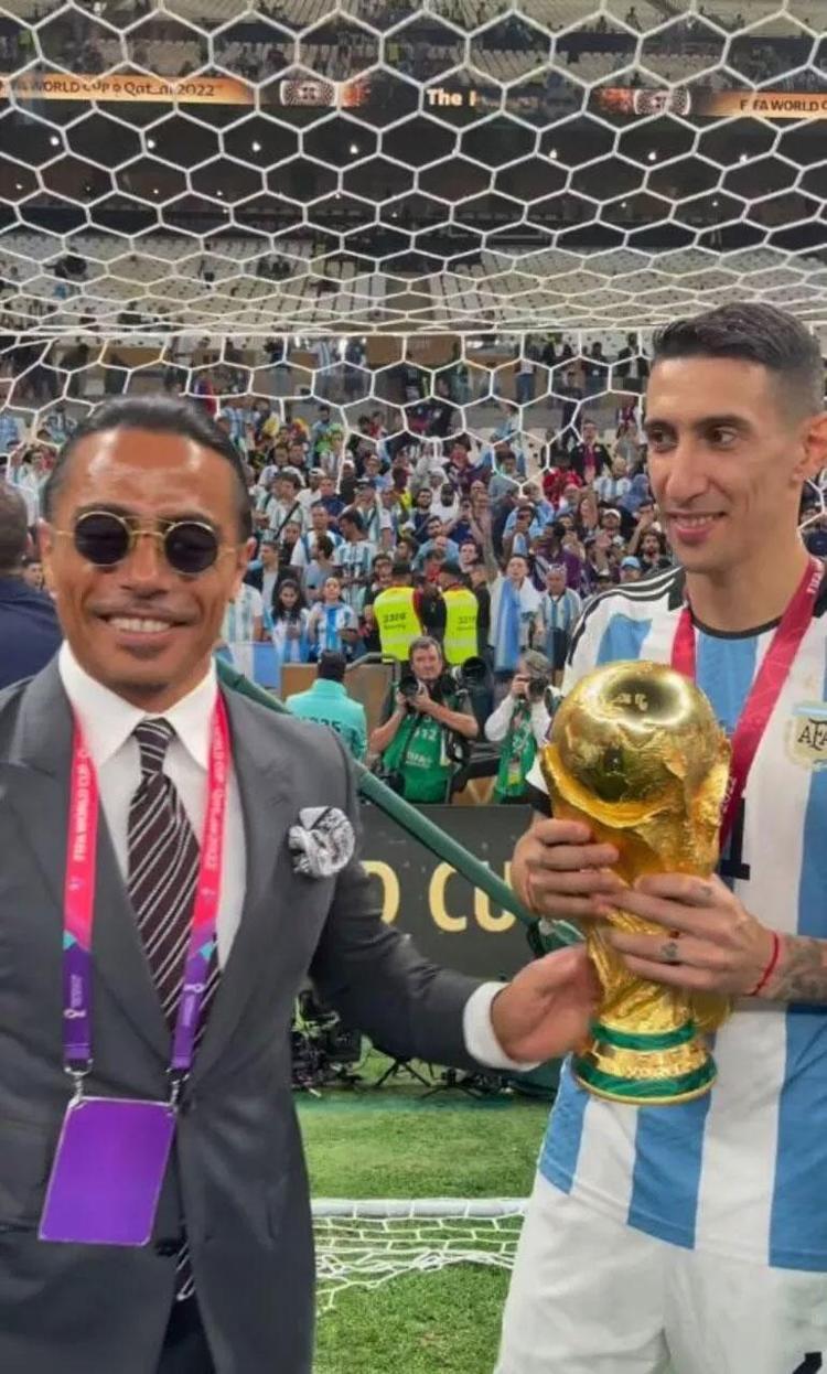 Dünya Kupası finalinde kupayla poz veren Nusret Gökçe hakkında FIFA soruşturma başlattı
