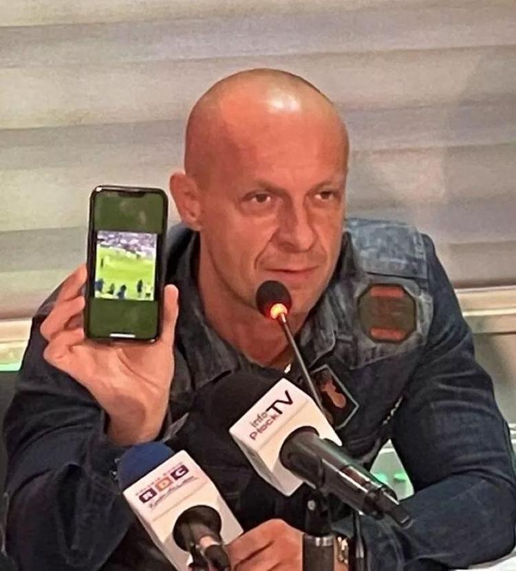 FİNALİN HAKEMİ SESSİZLİĞİNİ BOZDU